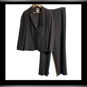 TALBOTS brown ITALIAN WOOL 2-piece suit pants (size 14) & jacket (size 12)